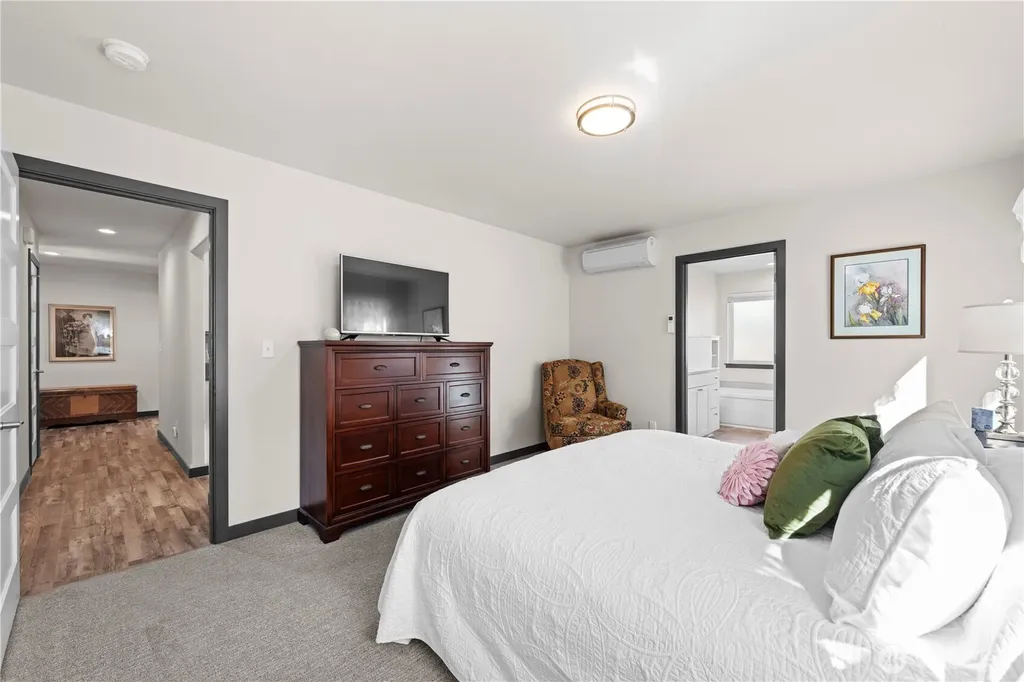 355 E Bon Air Drive Coupeville WA 98239