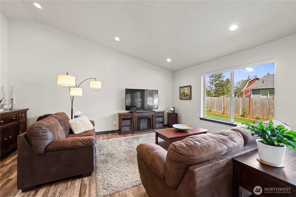 355 E Bon Air Drive Coupeville WA 98239