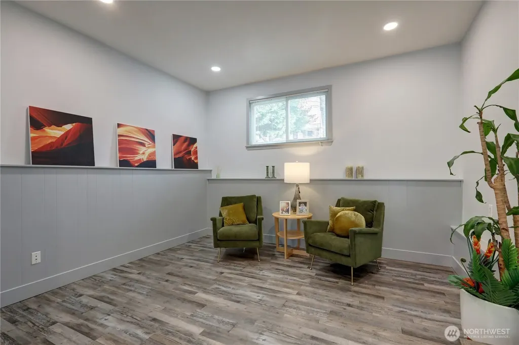 13528 95th Avenue NE Kirkland WA 98034