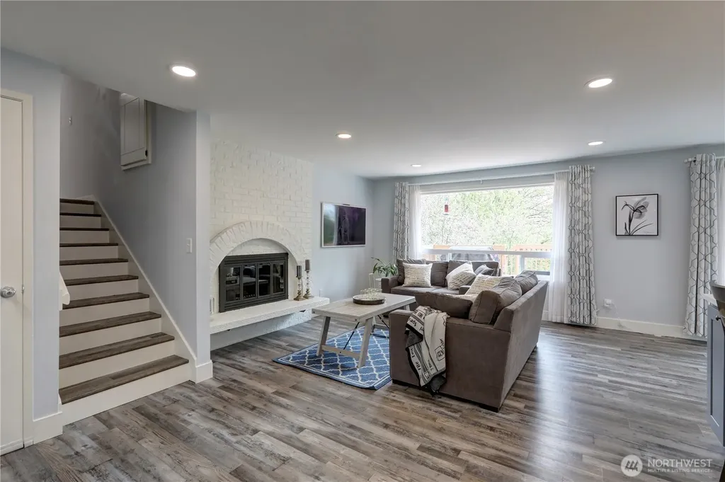 13528 95th Avenue NE Kirkland WA 98034
