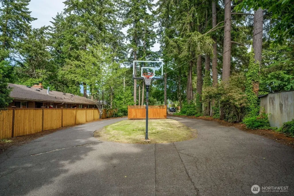 10040 Dekoven Drive SW Lakewood WA 98499