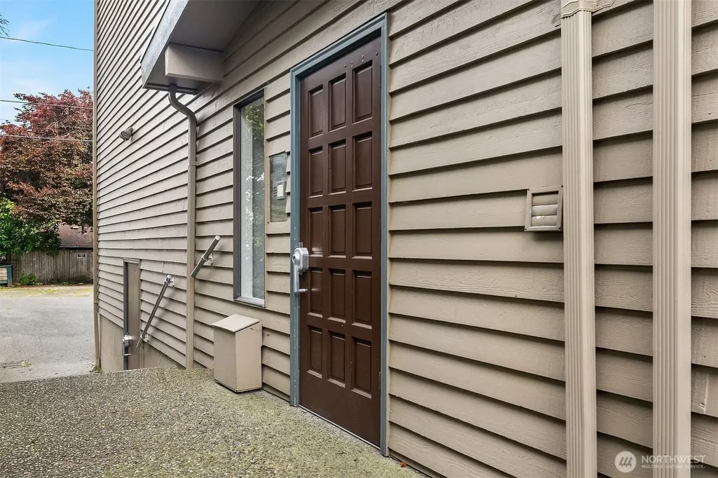 7518 24th Avenue NW Seattle WA 98117
