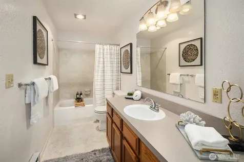 7518 24th Avenue NW Seattle WA 98117