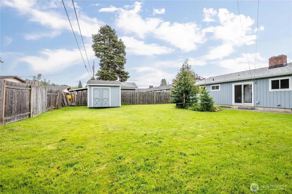 2586 Taylor Longview WA 98632
