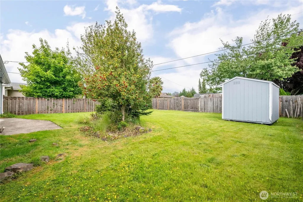 2586 Taylor Longview WA 98632