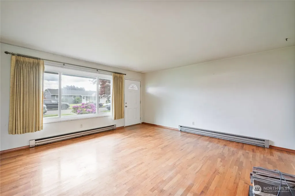 2586 Taylor Longview WA 98632