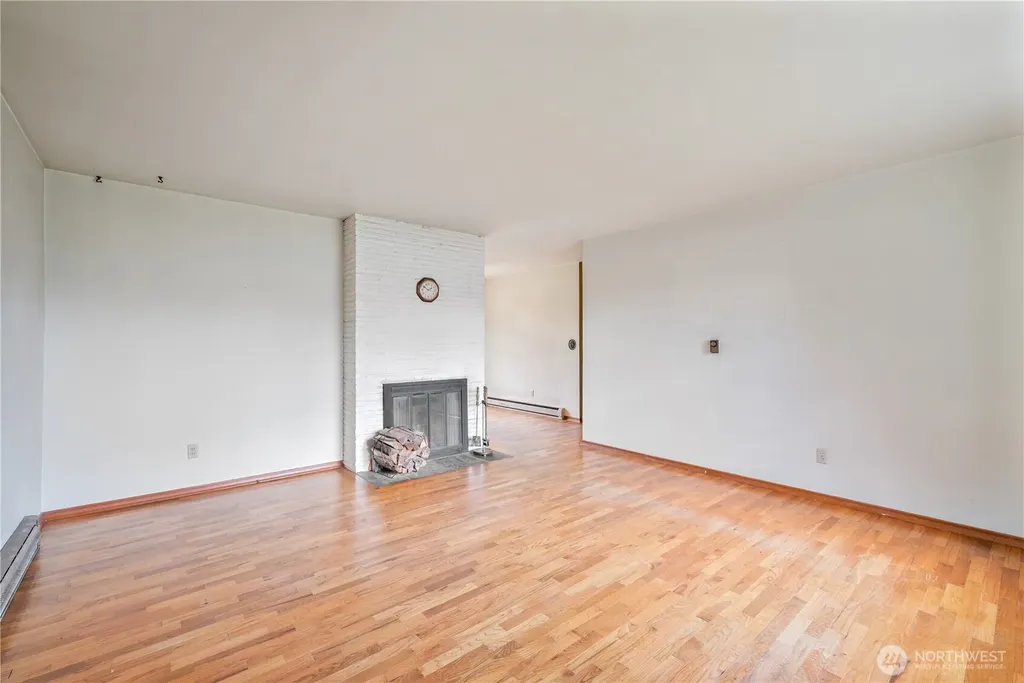 2586 Taylor Longview WA 98632