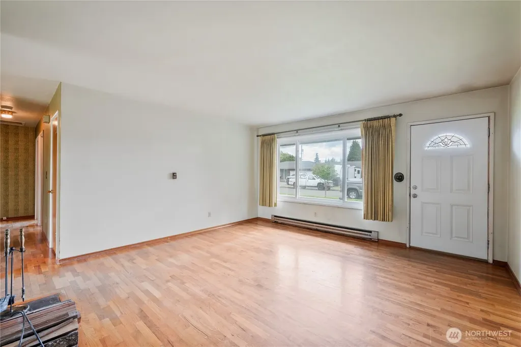 2586 Taylor Longview WA 98632
