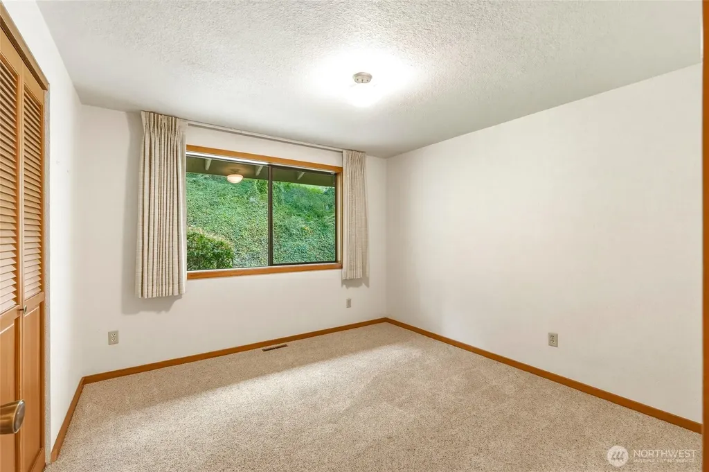 40215 278th Avenue SE Enumclaw WA 98022