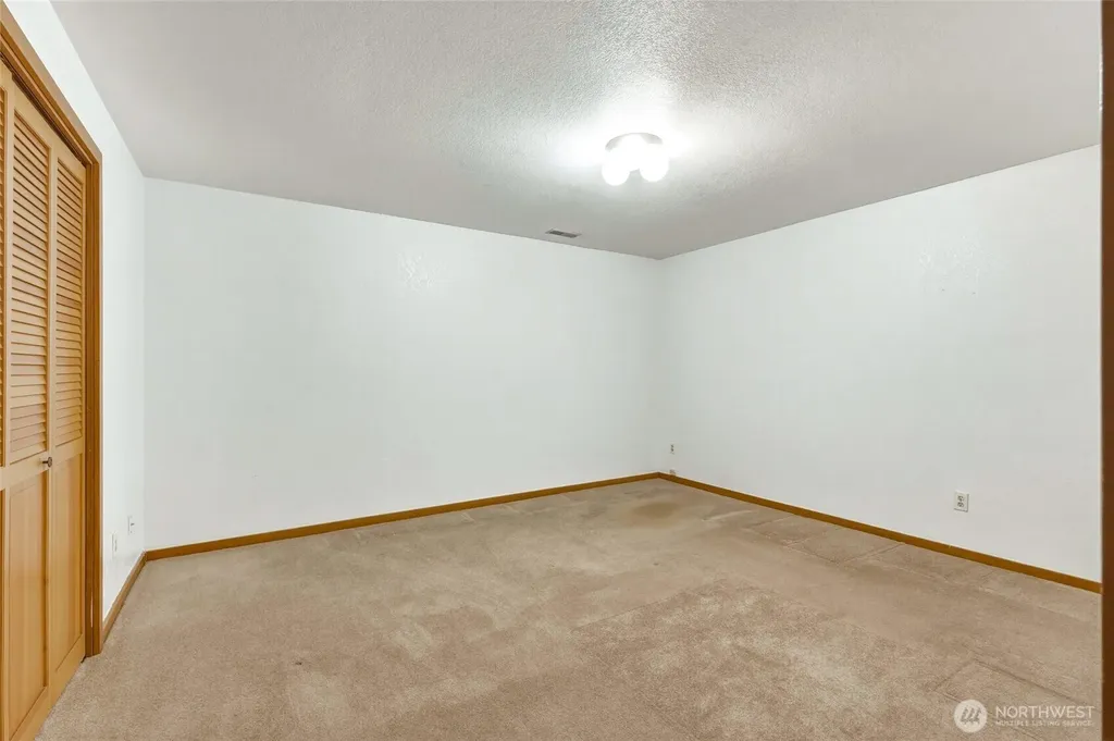 40215 278th Avenue SE Enumclaw WA 98022