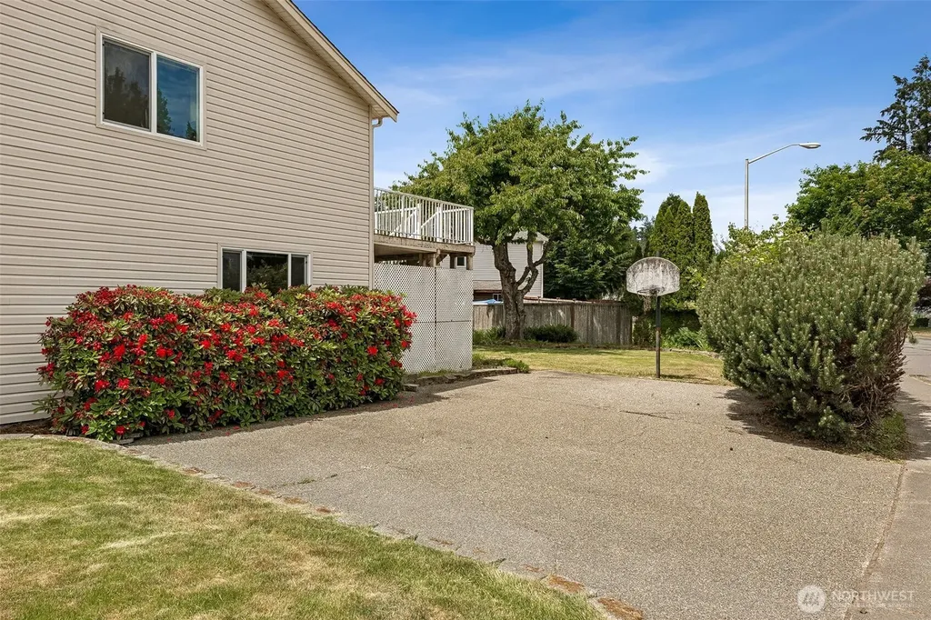 7516 Magnolia Court SE Lacey WA 98503
