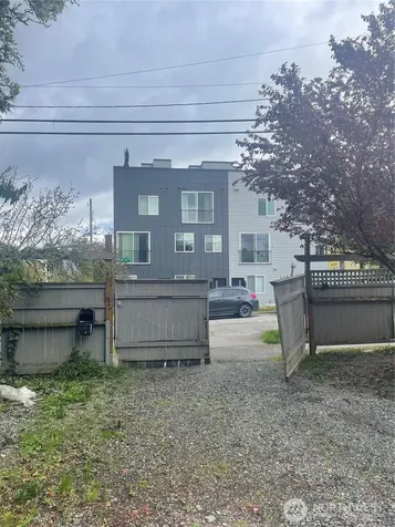 3101 S Walden Street Seattle WA 98144