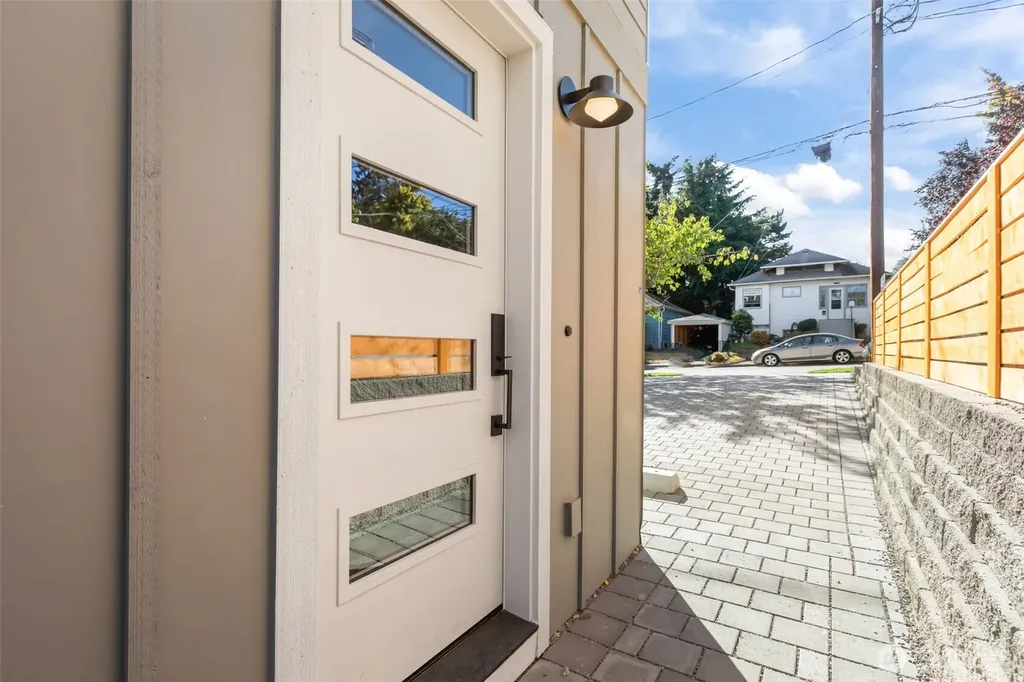 7350 22nd Avenue NW Seattle WA 98117
