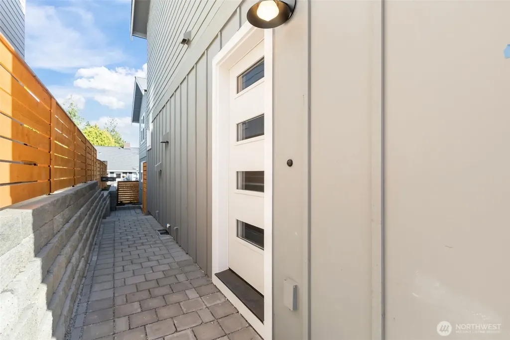 7350 22nd Avenue NW Seattle WA 98117