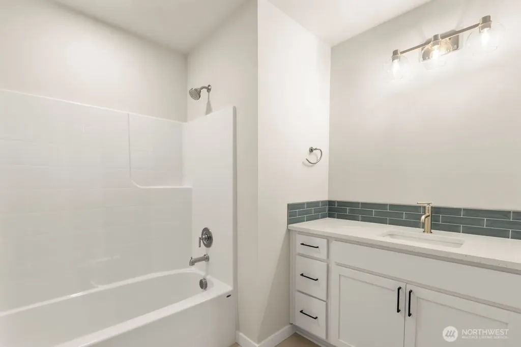 16823 Alder Way Lynnwood WA 98037