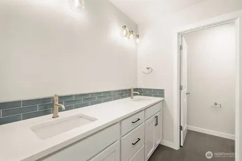 16823 Alder Way Lynnwood WA 98037