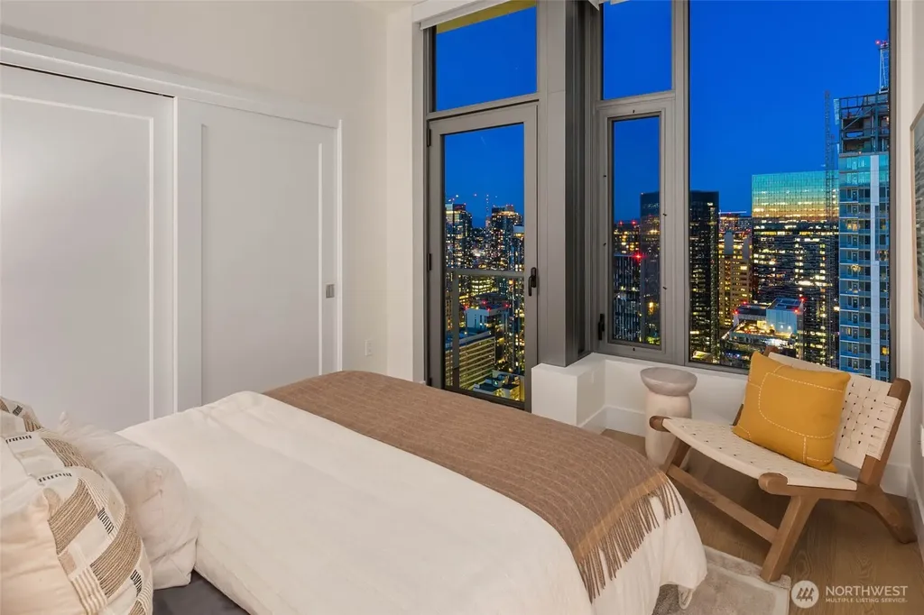 2510 6th Avenue Seattle WA 98121