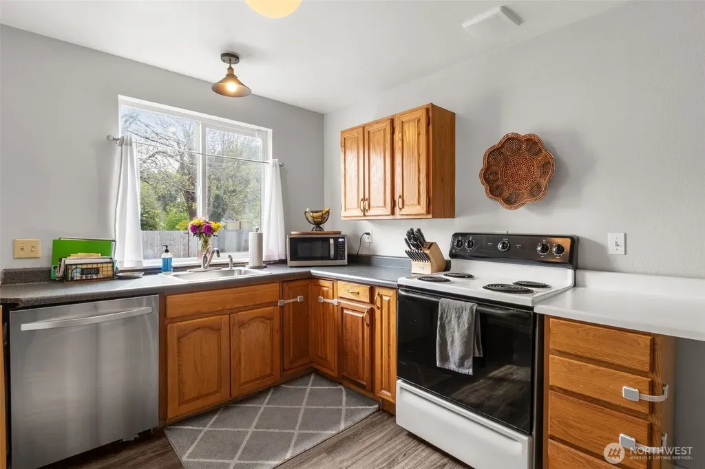 320 E Main Street Centralia WA 98531