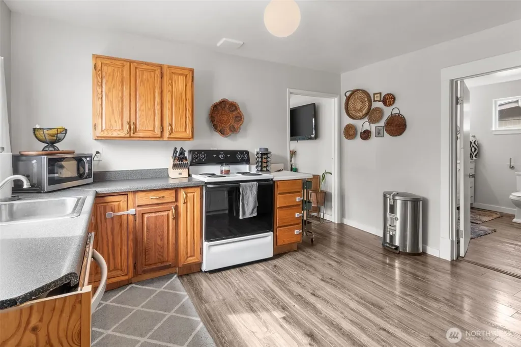 320 E Main Street Centralia WA 98531