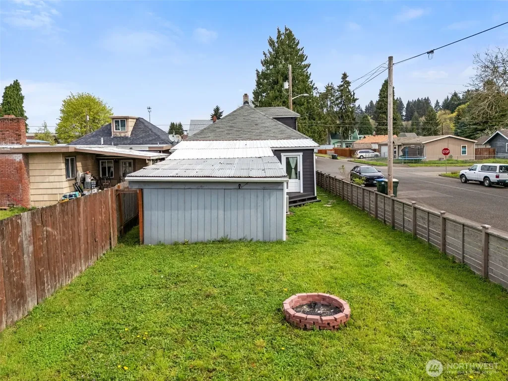320 E Main Street Centralia WA 98531
