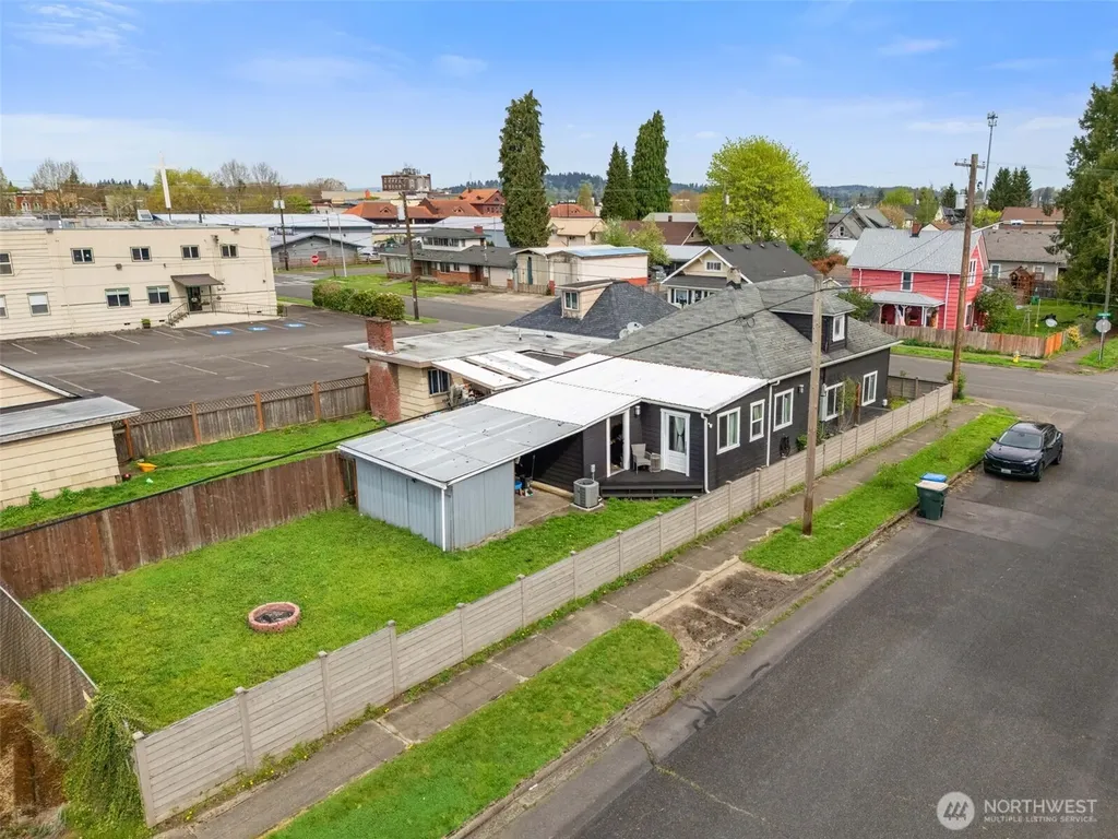 320 E Main Street Centralia WA 98531