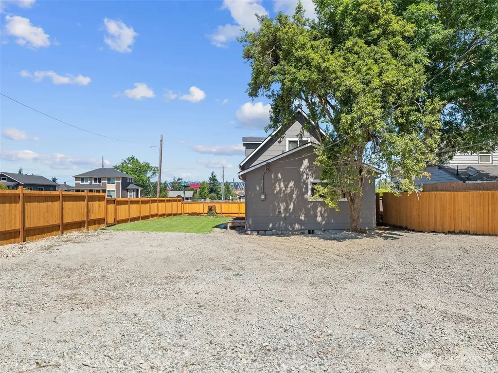 1802 Wright Avenue Tacoma WA 98404