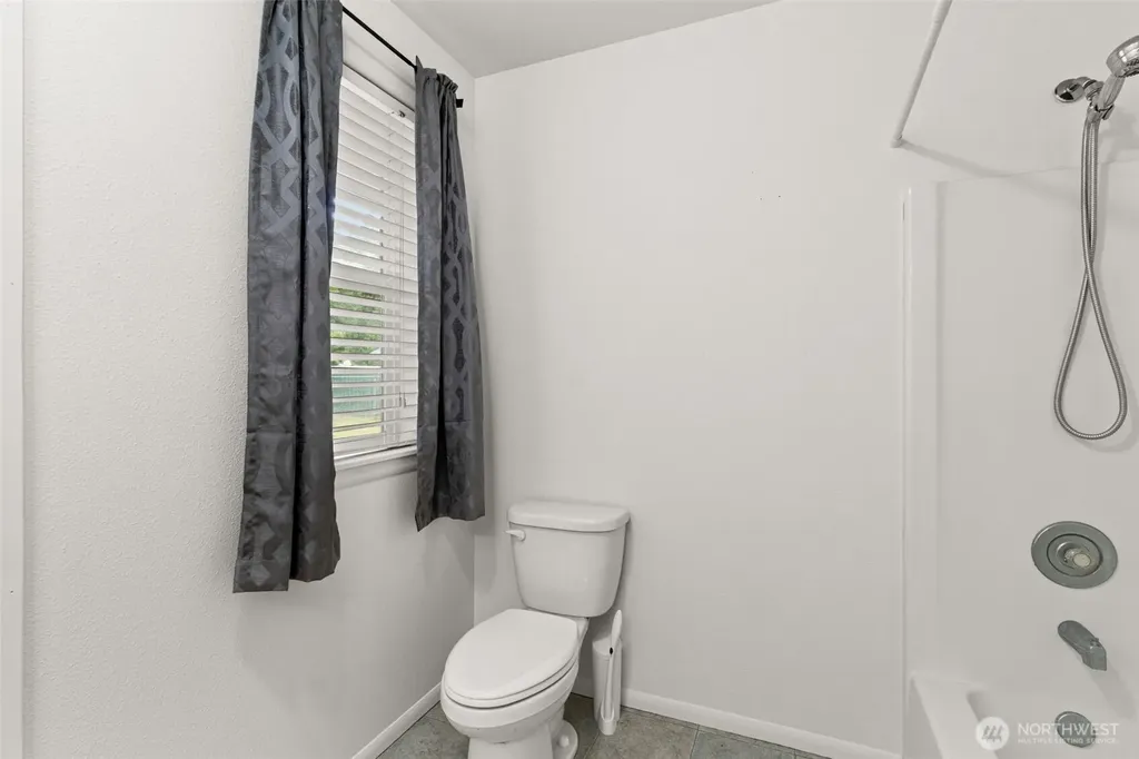 9519 185th Avenue SW Rochester WA 98579