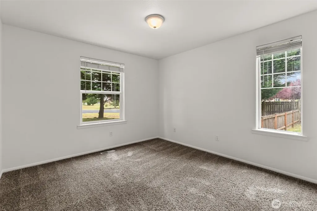 9519 185th Avenue SW Rochester WA 98579