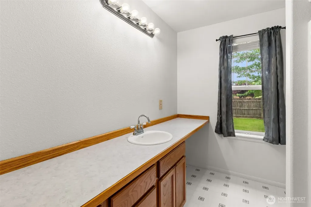 9519 185th Avenue SW Rochester WA 98579