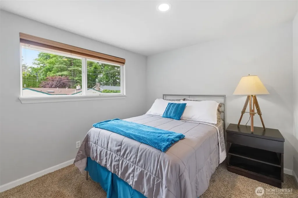 826 Maplewood Avenue Kent WA 98030