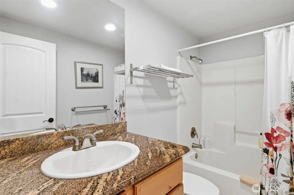 826 Maplewood Avenue Kent WA 98030