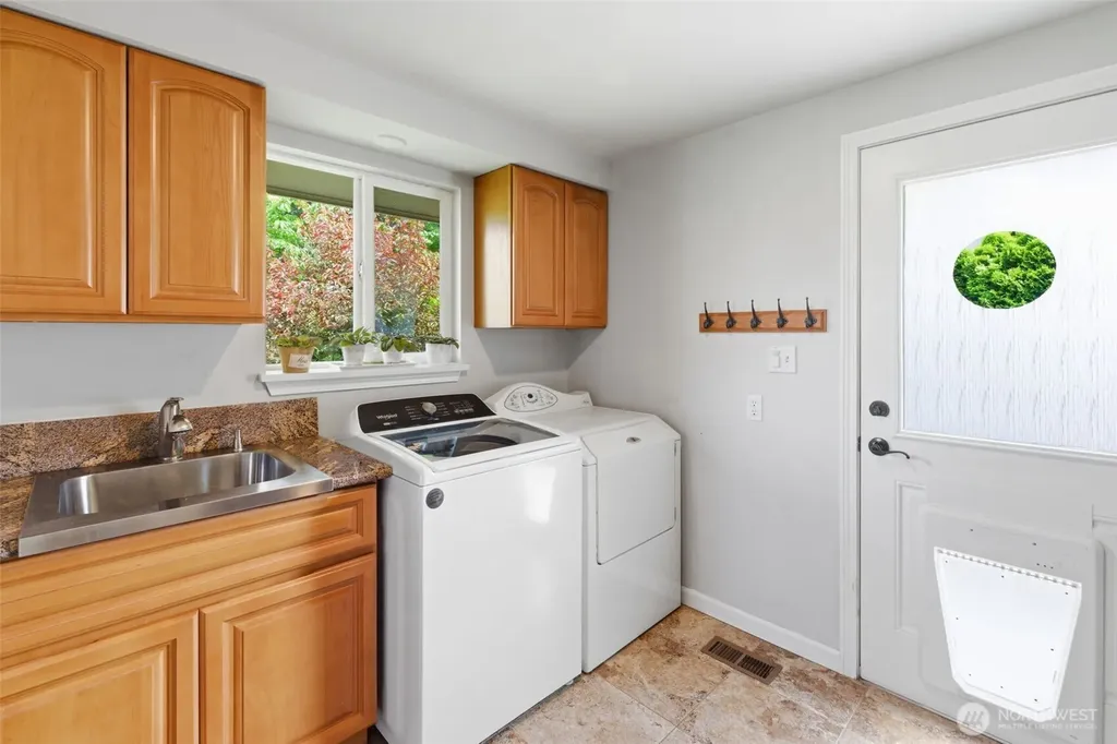826 Maplewood Avenue Kent WA 98030