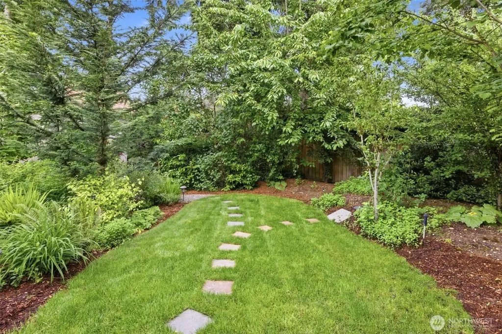 826 Maplewood Avenue Kent WA 98030
