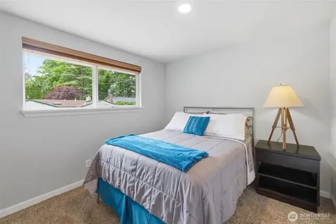 826 Maplewood Avenue Kent WA 98030