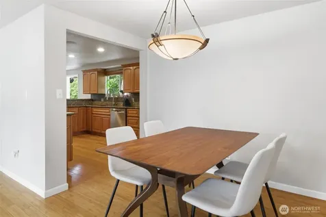 826 Maplewood Avenue Kent WA 98030