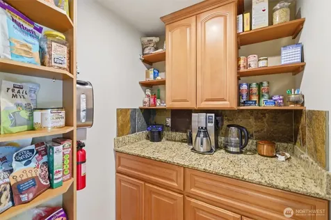 826 Maplewood Avenue Kent WA 98030