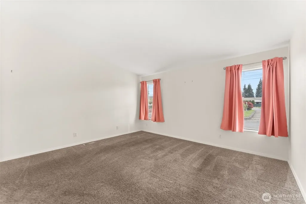 1918 Harrison Avenue Centralia WA 98531