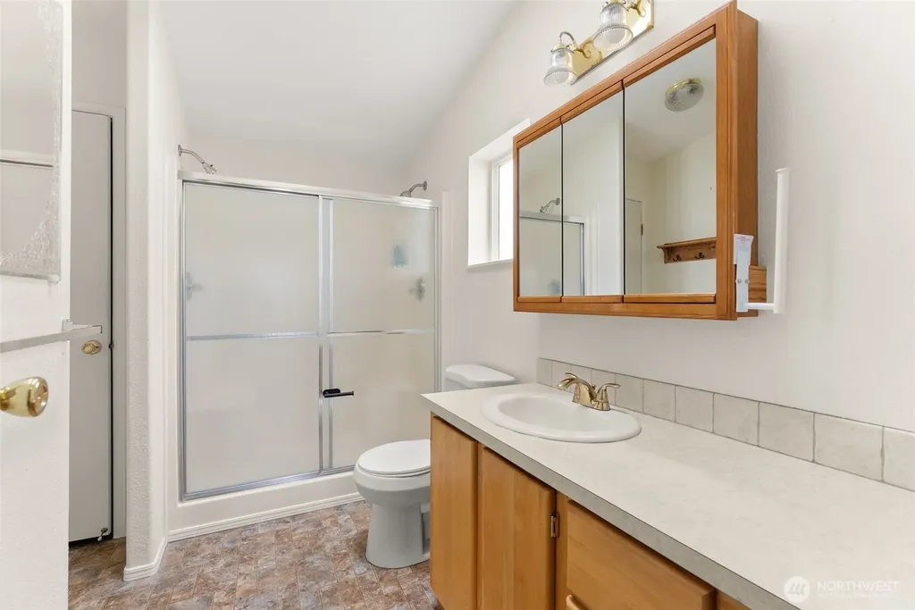 1918 Harrison Avenue Centralia WA 98531