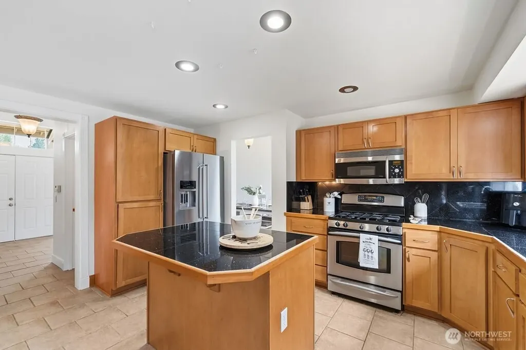 1728 Amber Boulevard Puyallup WA 98372