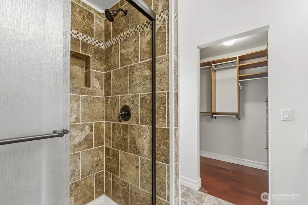 1728 Amber Boulevard Puyallup WA 98372