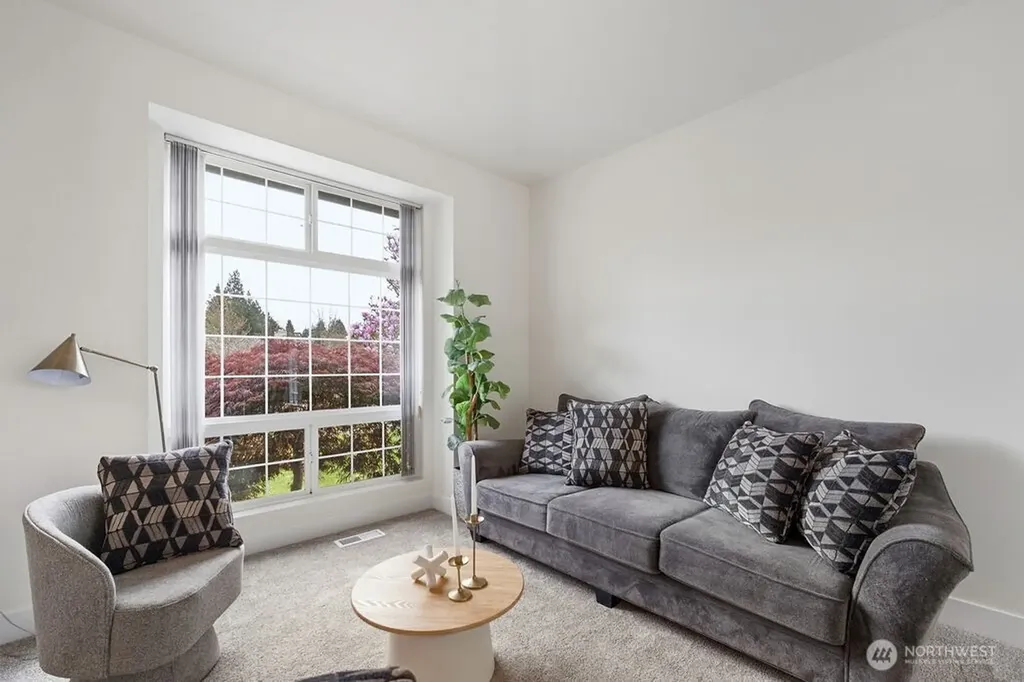1728 Amber Boulevard Puyallup WA 98372