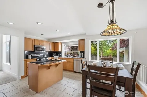 1728 Amber Boulevard Puyallup WA 98372