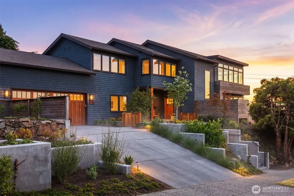 2506 W Halladay Street Seattle WA 98199