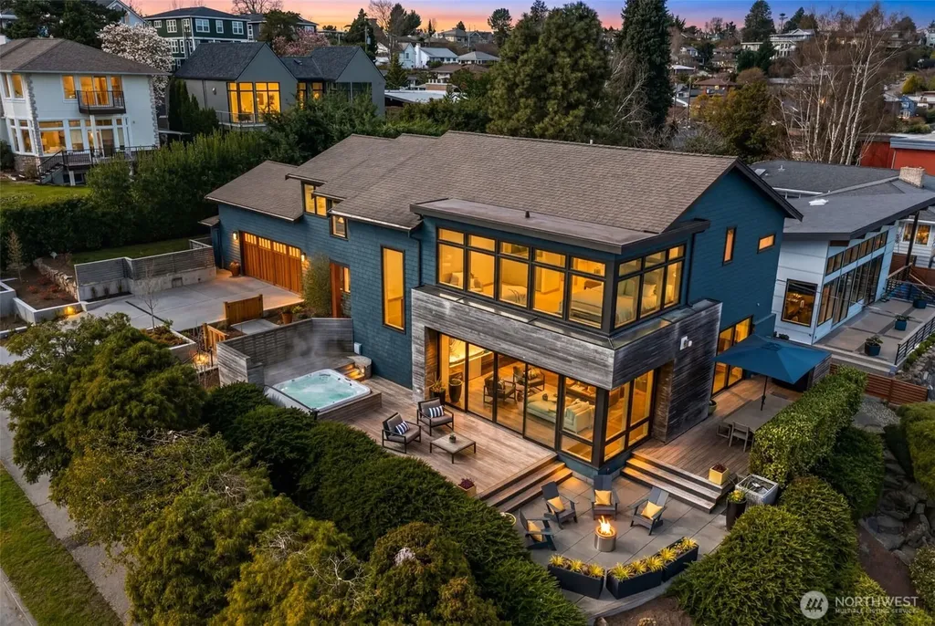 2506 W Halladay Street Seattle WA 98199