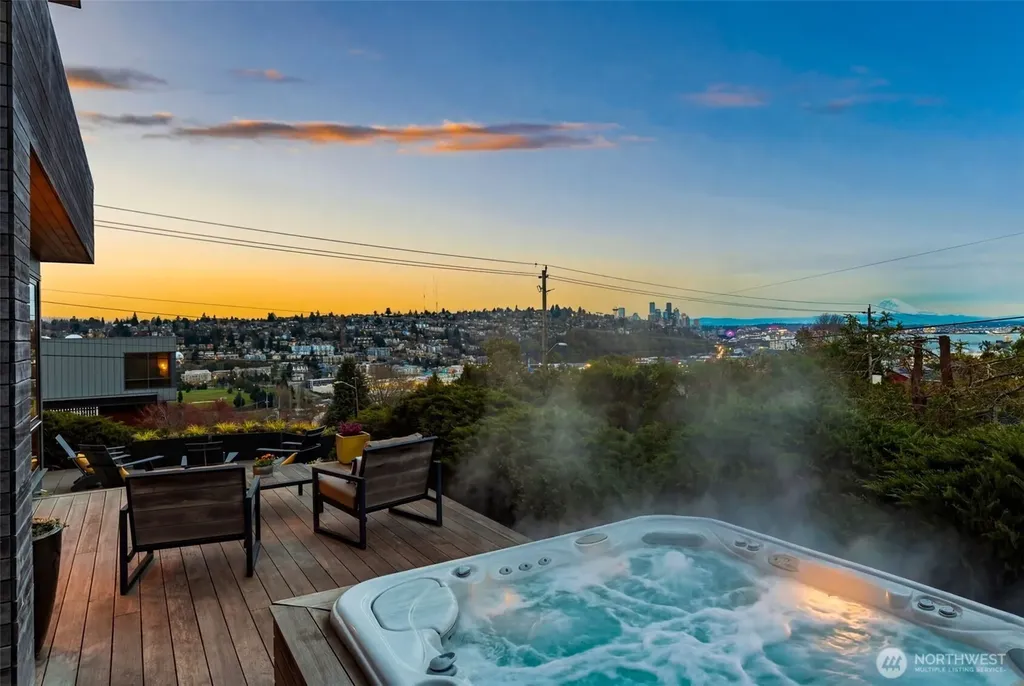 2506 W Halladay Street Seattle WA 98199