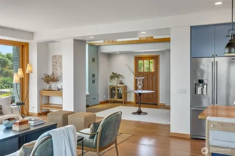 2506 W Halladay Street Seattle WA 98199