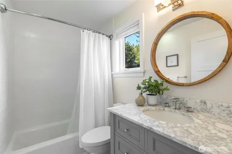 2506 W Halladay Street Seattle WA 98199