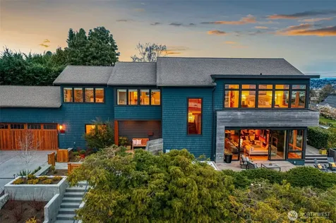2506 W Halladay Street Seattle WA 98199