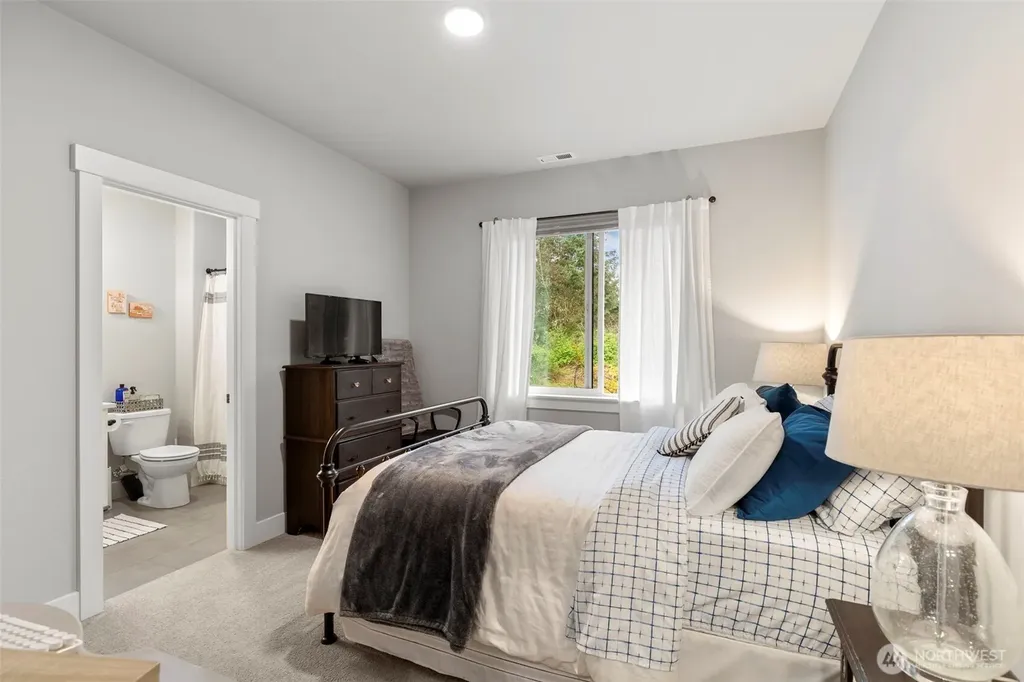 5040 Coppermill Court NE Olympia WA 98516