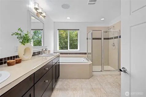 18521 40th Avenue SE Bothell WA 98012